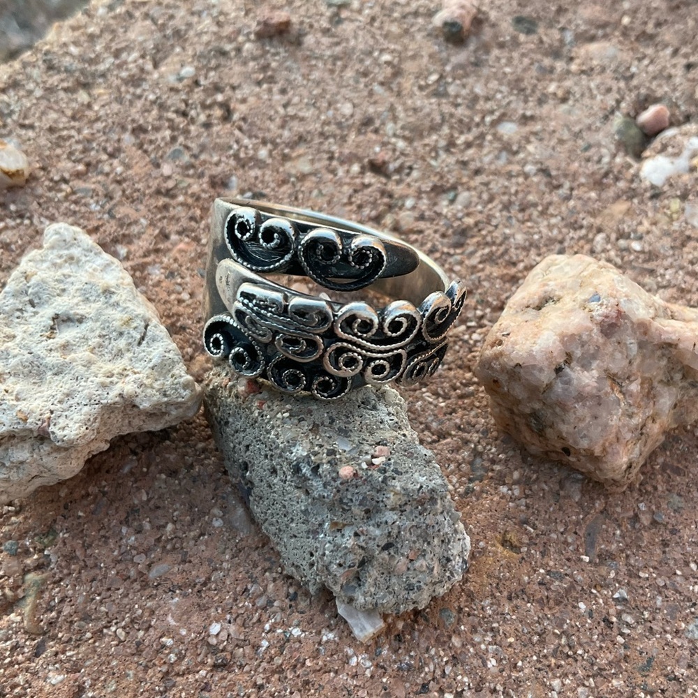 Sterling Silver Swirl Ring - Picture 4 of 7